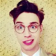 6686体育官网铜牌作者Laura