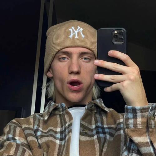 6686体育官网铁牌作者Lilah