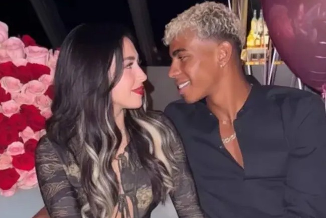 😂有没有怀孕？亚马尔女友尴尬回应粉丝：目前还没有